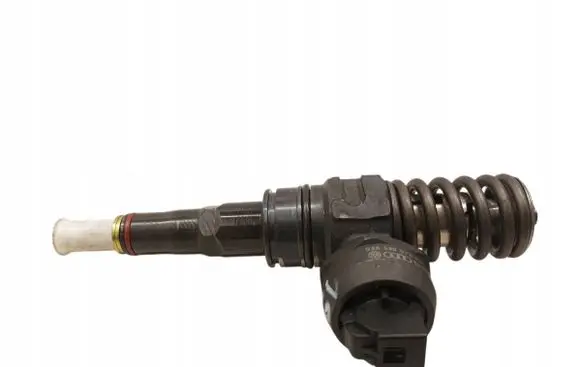 Skoda Octavia Mk2 (1Z) Fuel injector 