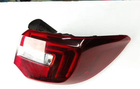 Opel Grandland X Rear/tail lights YP00098280 81660201