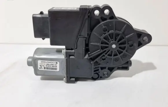 KIA Ceed Front door window regulator motor 82450A2010 001100377009 617012901