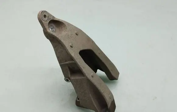 Volkswagen Transporter - Caravelle T5 Engine mounting bracket 7E0199370