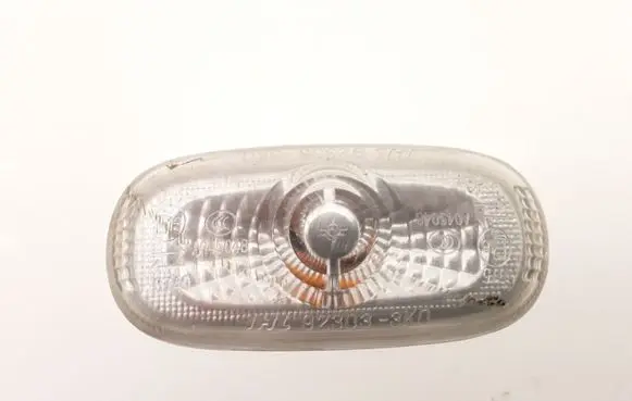 Hyundai Sonata Front fender indicator light
