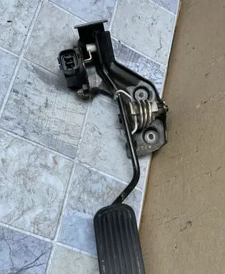 Toyota Avensis Verso Accelerator throttle pedal 7811116030