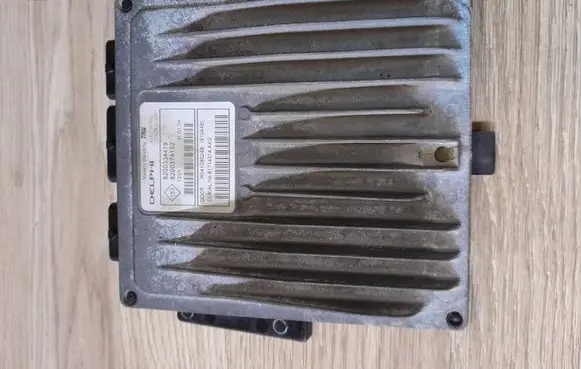 Renault Megane II Engine control unit/module 8200374152 8200334419