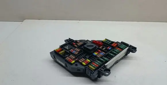 BMW 5 F10 F11 Fuse module 9234424