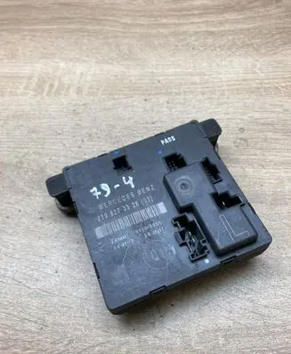 Mercedes-Benz CLS C219 Door control unit/module 2198203326