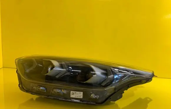 KIA Ceed Headlight/headlamp 92101-J7500