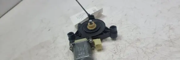 Volkswagen Crafter Front door window regulator motor 0130822704