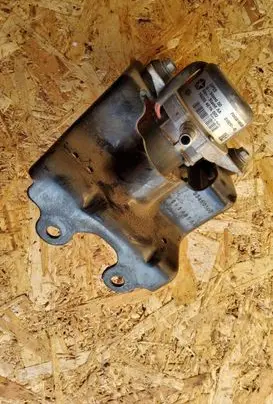 Dodge Challenger Vacuum pump P04581485AD 01026103 163334616