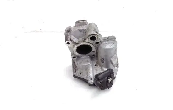 Mercedes-Benz E C207 W207 EGR valve A6511400860 A2C83261000