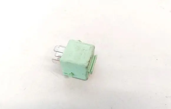 BMW 5 E39 Other relay 61368373700