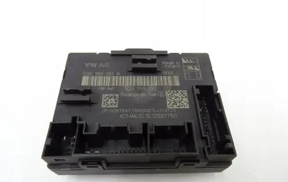 Audi A3 S3 8V Door control unit/module 5Q0959393A