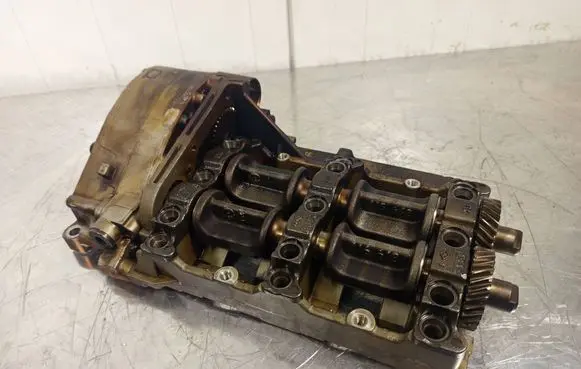 BMW 3 E90 E91 Oil pump 7567028 7544555