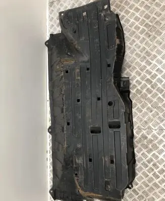 Honda CR-V Center/middle under tray cover 