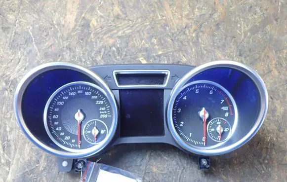 Mercedes-Benz GL X166 Speedometer (instrument cluster) A1729023506