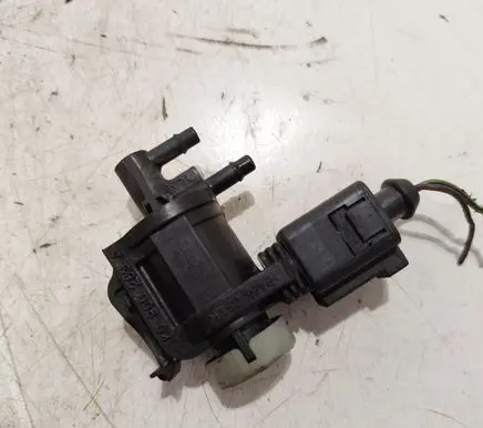 Volkswagen Golf V Vacuum valve 1K0906283A