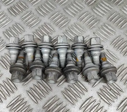 Opel Mokka B Nuts/bolts 9817024580