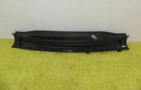 Toyota Verso-S Wiper trim 55783-52270