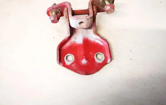Hyundai Lantra I Front door upper hinge