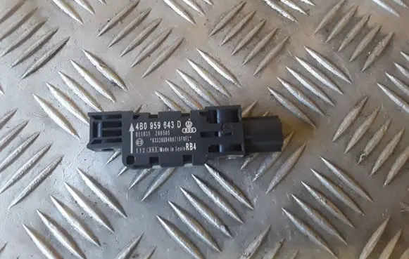 Audi A3 S3 8P Airbag deployment crash/impact sensor 4B0959643D 011035280505