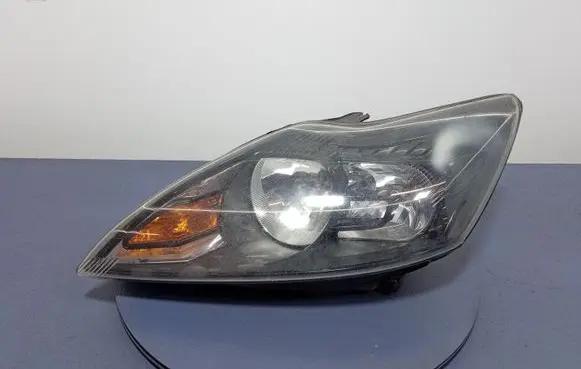 Ford Focus Headlight/headlamp 8M5113W030CE