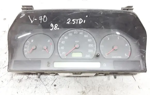 Volvo S70 V70 V70 XC Speedometer (instrument cluster) 9168144