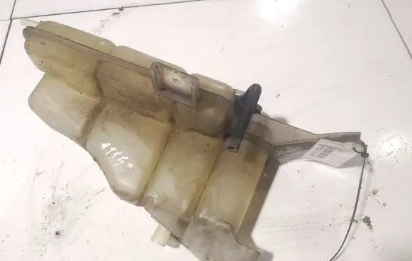 Nissan Tiida C11 Coolant expansion tank/reservoir 