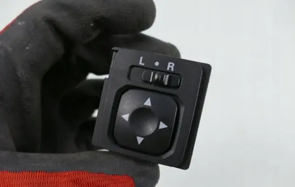 Mitsubishi Outlander Wing mirror switch 183570