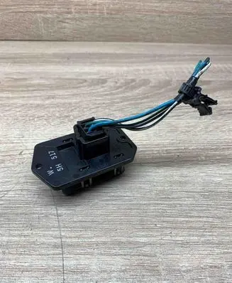 Nissan Almera N16 Heater blower motor/fan resistor 5H517