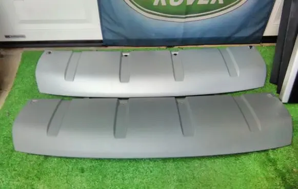 Land Rover Discovery 5 Front bumper lip LR0234342