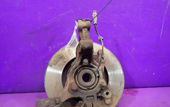 Opel Zafira B Front wheel hub spindle knuckle