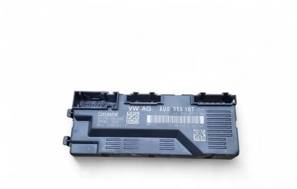 Audi Q3 8U Tailgate/trunk control unit/module 8U0959107