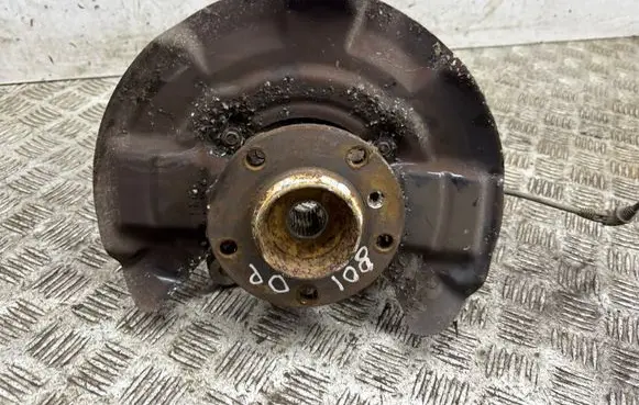 Front wheel hub
