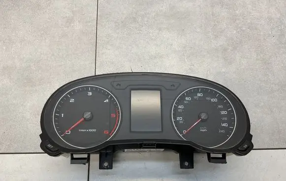 Audi A1 Speedometer (instrument cluster) 8X0920950B
