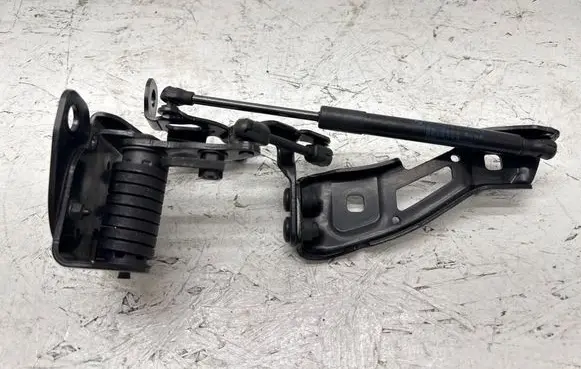 BMW M4 G82 G83 Tailgate/trunk/boot hinge 8495768 7497546
