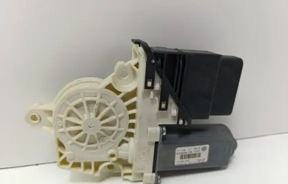 Volkswagen PASSAT B6 Rear door window regulator motor 1K0959703P