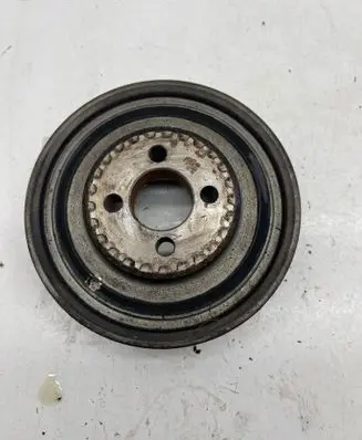 Iveco Daily 6th gen Crankshaft pulley 504078435