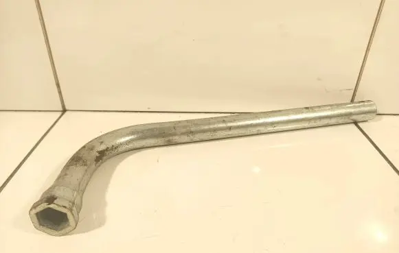 Audi A3 S3 8P Wheel nut wrench 8n0012219