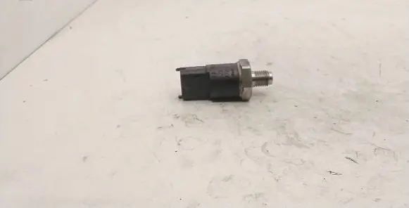 BMW 3 E46 Fuel pressure sensor 0281002405 97222006346