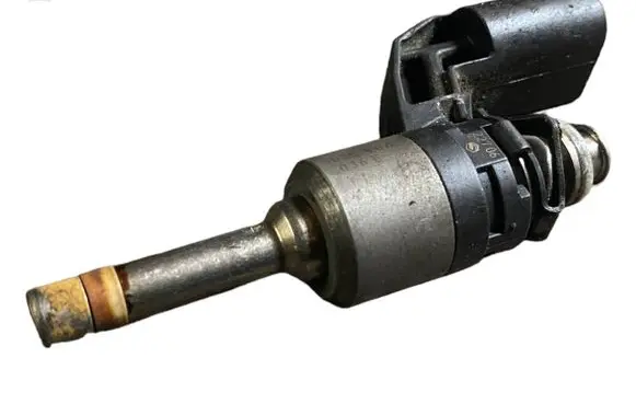 Volkswagen Golf V Fuel injector 03C906036E