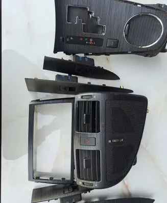 Toyota Avensis T270 Dash center air vent grill 5567005090 5880505090 5880505100