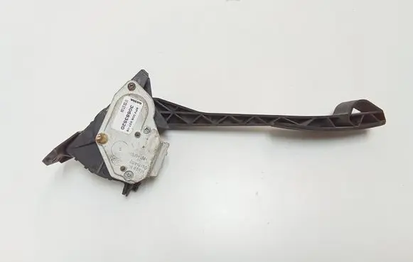 Volvo XC90 Accelerator throttle pedal 30683520