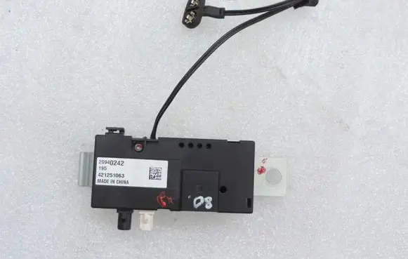Opel Zafira C Aerial antenna amplifier 20940242 1784066