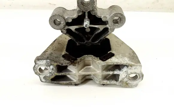 Renault Zoe Engine mount bracket 112847590R 112108044R