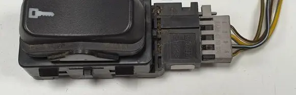 Saab 9-5 Central locking switch button 4617593