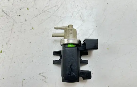 Volvo S60 Turbo solenoid valve 30637251