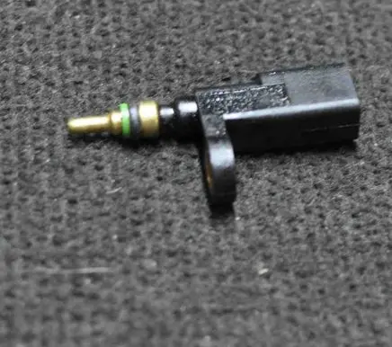 Volkswagen Jetta VI Oil temperature sensor 03F9195018