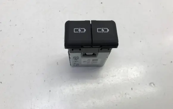 Toyota RAV 4 (XA50) USB socket connector 8553278010