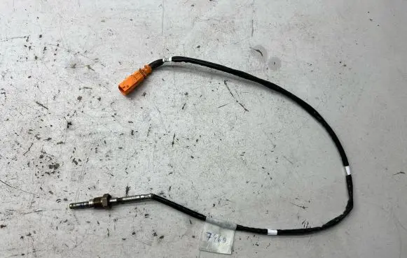 Volkswagen Golf VII Exhaust gas temperature sensor 04L906088B