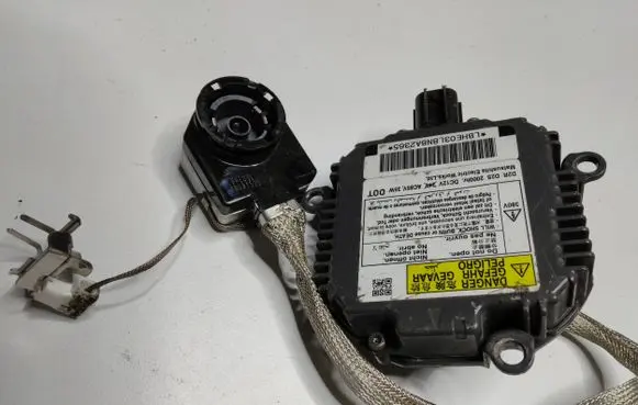Headlight ballast module Xenon
