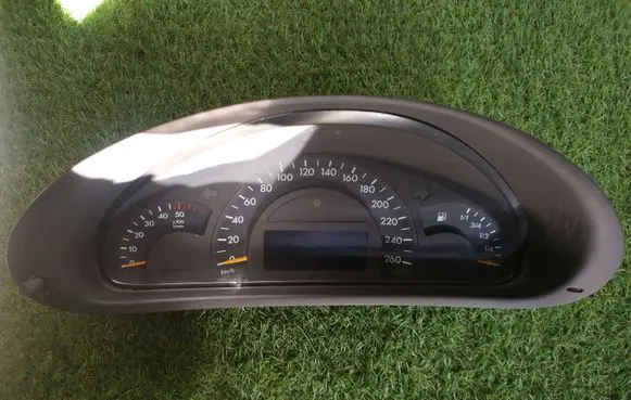 Mercedes-Benz C W203 Speedometer (instrument cluster) A2035401347 110080183
